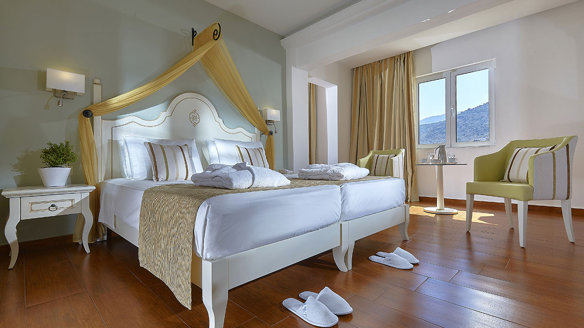 Alexander Beach Hotel & Village